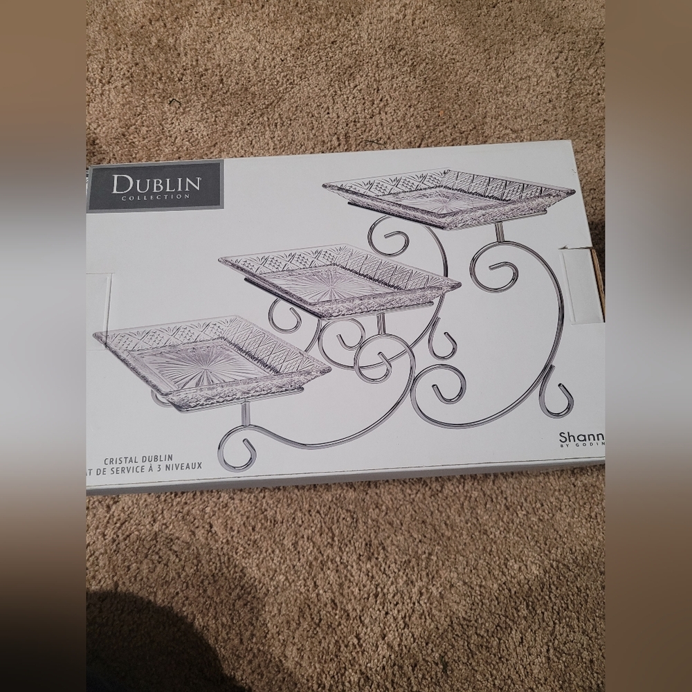 BNWT CRYSTAL TRAY SET